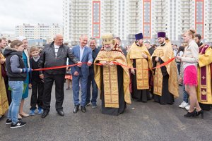 В день семьи, любви и верности многодетным семьям вручили ключи от новых домов 