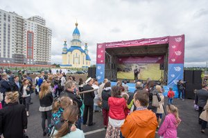 В день семьи, любви и верности многодетным семьям вручили ключи от новых домов 