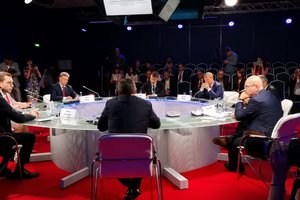 На круглом столе ПМЭФ-2019 обсудили реформу строительной отрасли и переход на новый механизм жилищного строительства